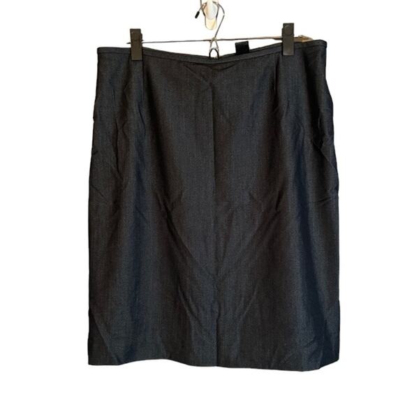 Tahari Dresses & Skirts - Tahari Women’s Black Knee Length Pencil Skirt Straight Fit Back Slit Size 12